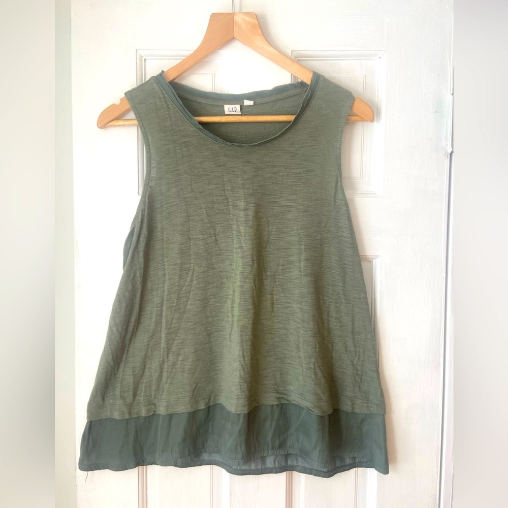 Gap sleeveless top olive green sz M
